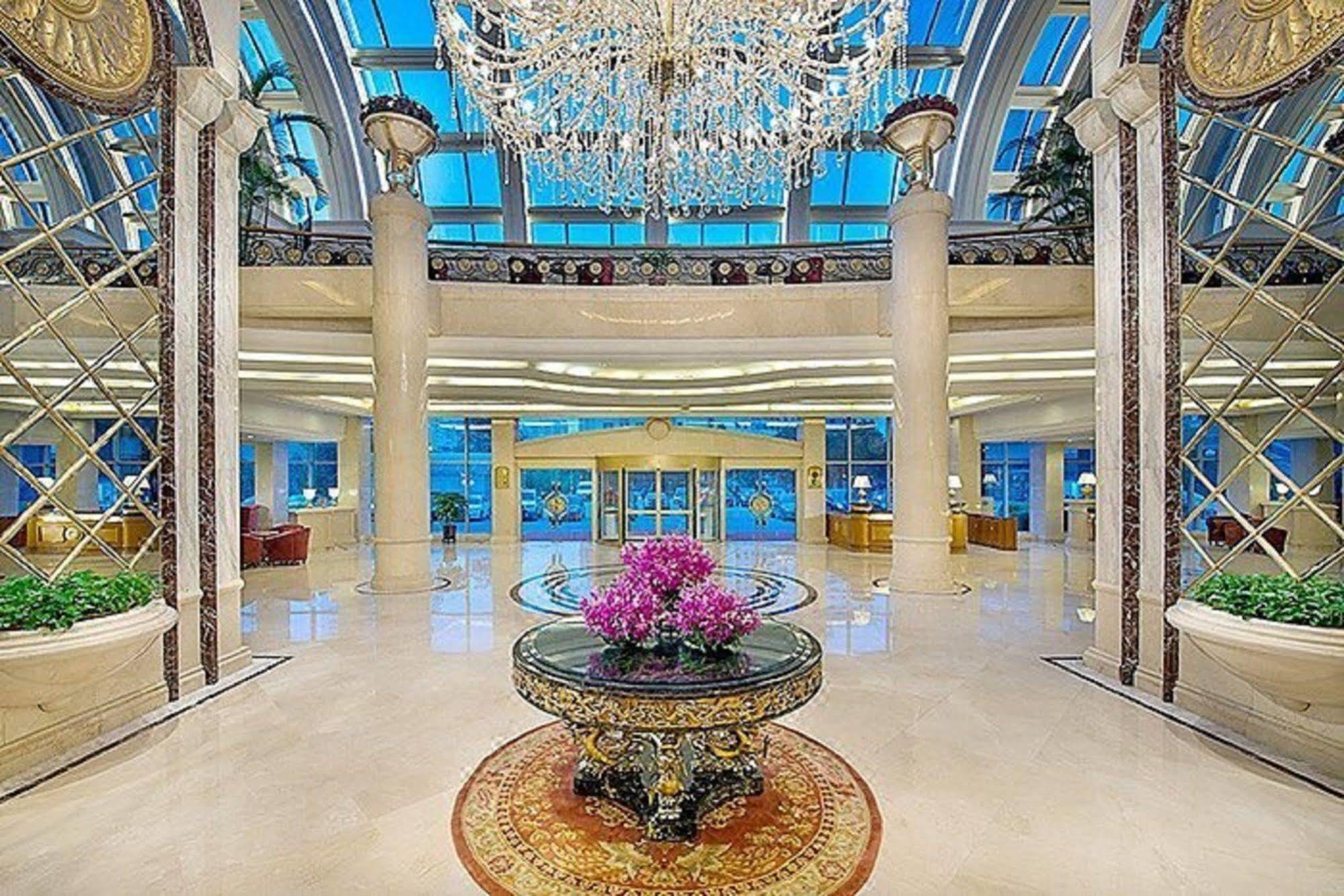 Celebrity International Grand Hotel Beijing Eksteriør billede